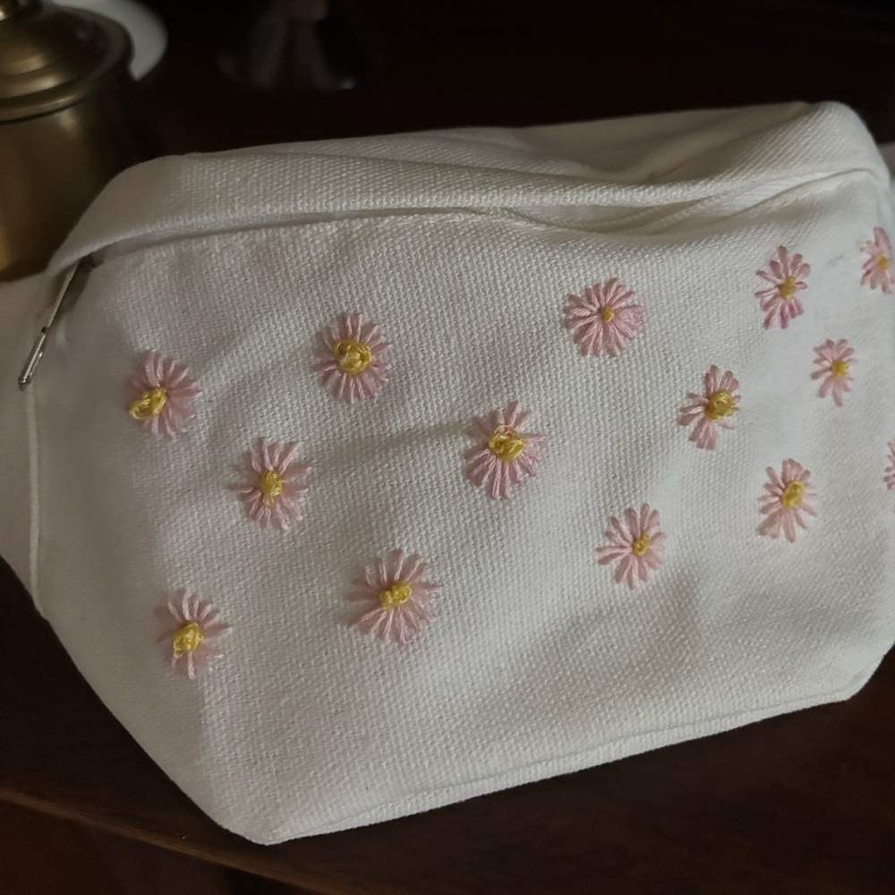 White Floral Hand Embroidered Belt Bag - Picture 2 of 4